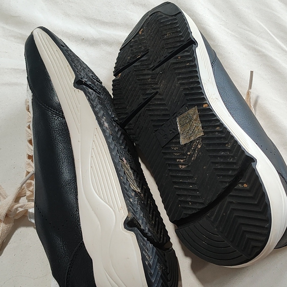 Stylish Black and White Women's Sneakers - Picture 8 of 14